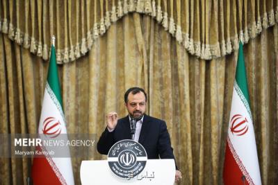 برای رسیدن به توسعه، باید از اقتصاد سیاسی فاصله بگیریم