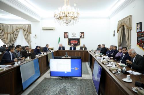 تاکید عارف بر پیوست معیشتی در برنامه های پولی و مالی دولت